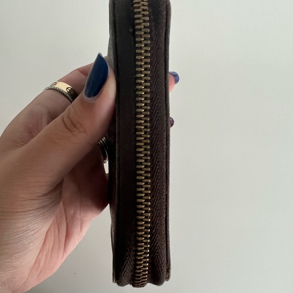 Louis Vuitton Zip Wallet - Picture 4 of 7